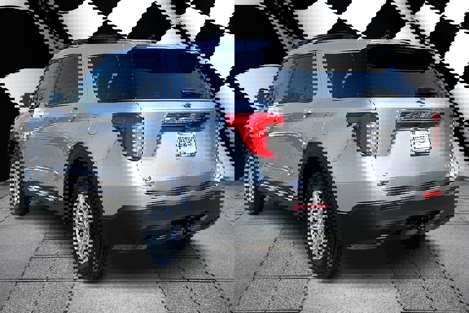 Used 2022 Ford Explorer XLT w/ Class IV Trailer Tow Package image 12