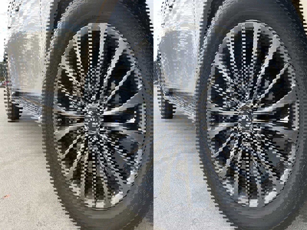 Used 2022 INFINITI QX80 Sensory w/ Cargo Package image 7