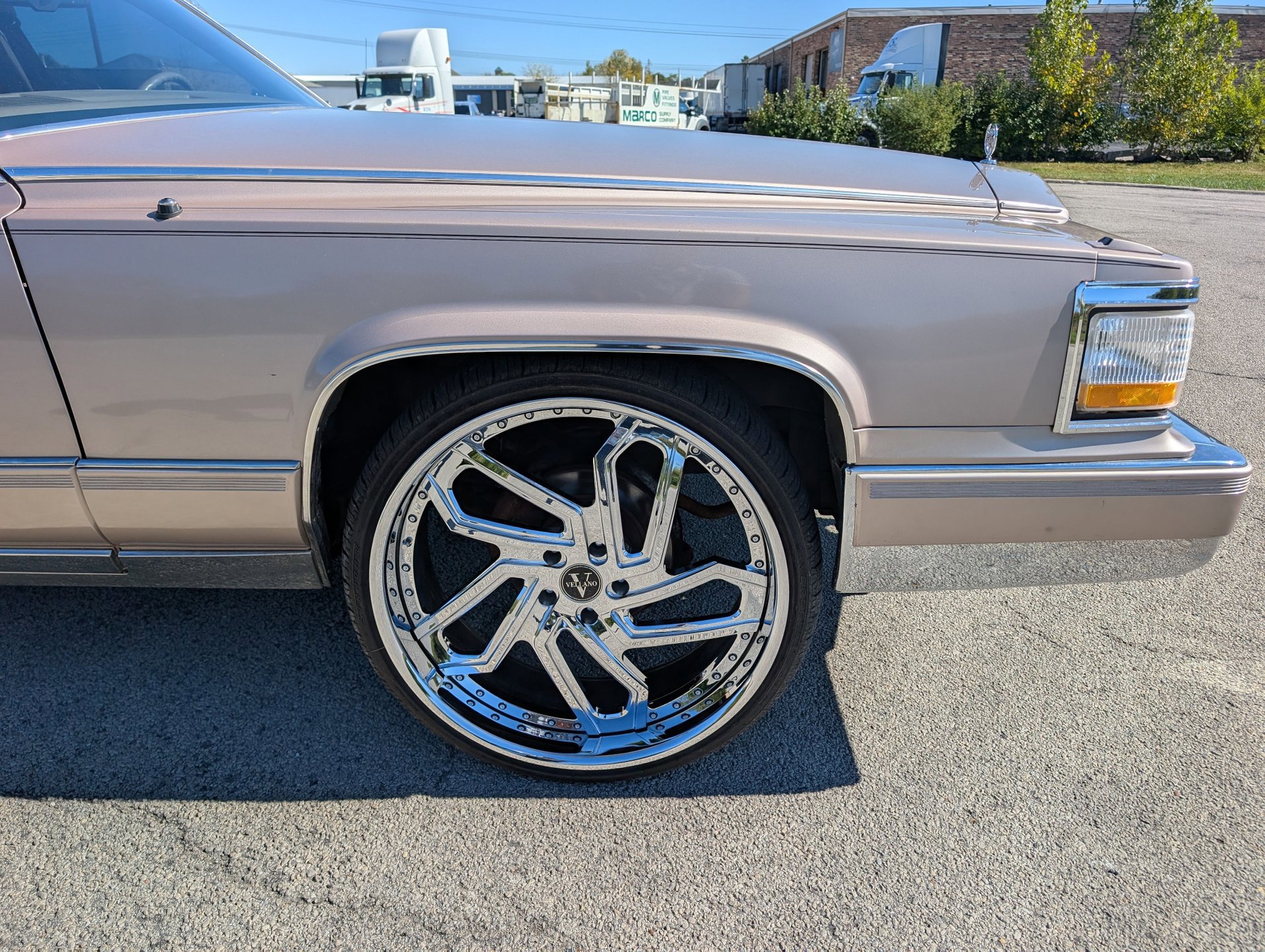 Used 1990 Cadillac Brougham image 51