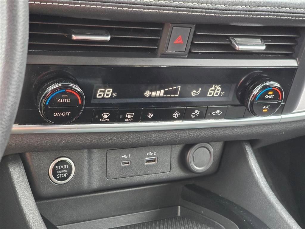 Used 2023 Nissan Rogue SV image 18