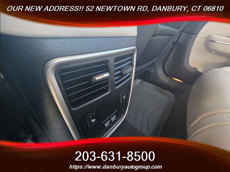 Used 2017 Chrysler 300 C Platinum w/ Safetytec Plus Group AWD/4WD image 6
