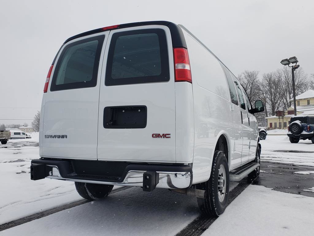 Used 2024 GMC Savana 2500 w/ Driver Convenience Package RWD image 3