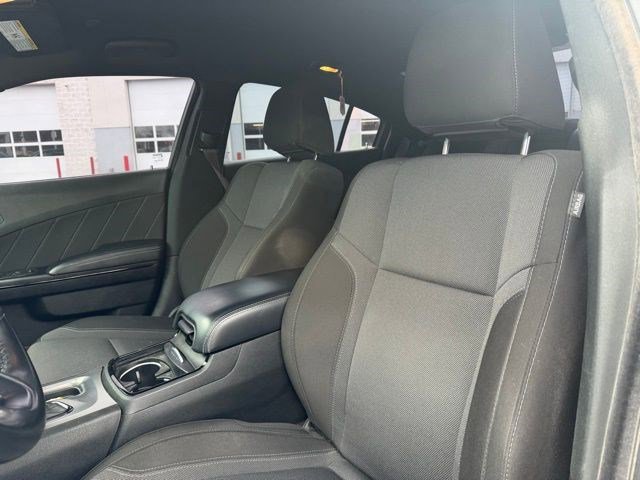 Used 2022 Dodge Charger SXT w/ Blacktop Package image 13