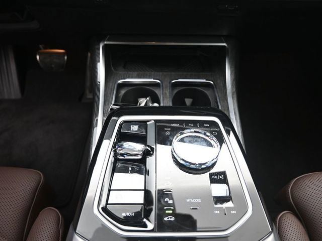 Used 2025 BMW 740i image 13