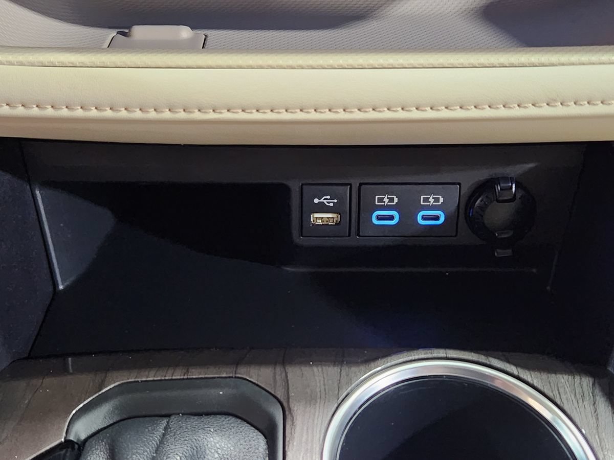 Used 2022 Toyota Highlander Limited FWD image 39