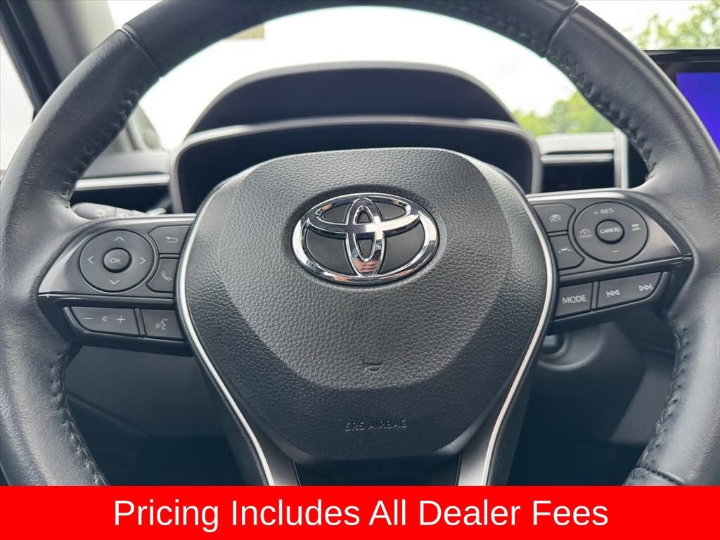 Used 2024 Toyota Corolla Cross XLE w/ Convenience Package AWD/4WD image 17