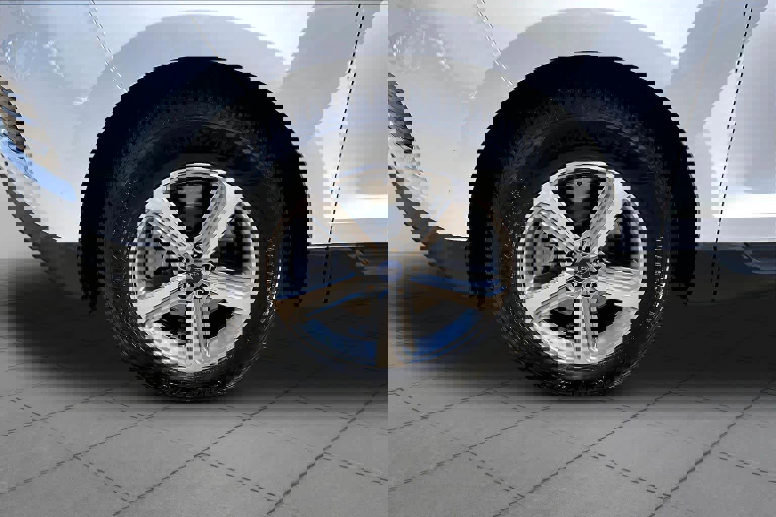 Used 2022 Ford Edge SEL w/ Convenience Package AWD/4WD image 10