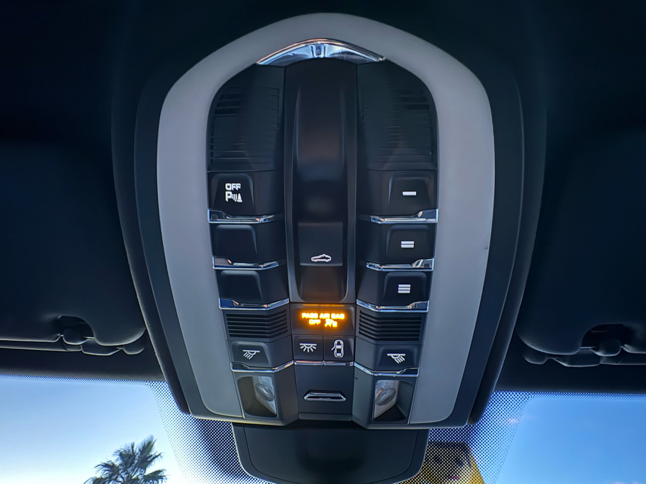 Used 2013 Porsche Cayenne S image 32