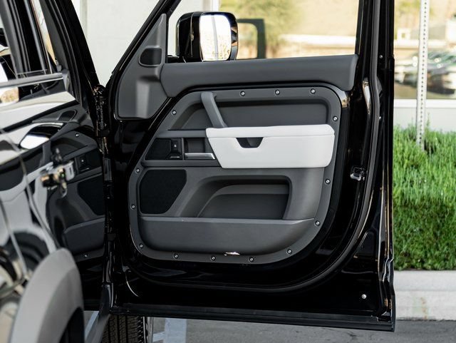 New 2025 Land Rover Defender 130 S AWD/4WD image 28