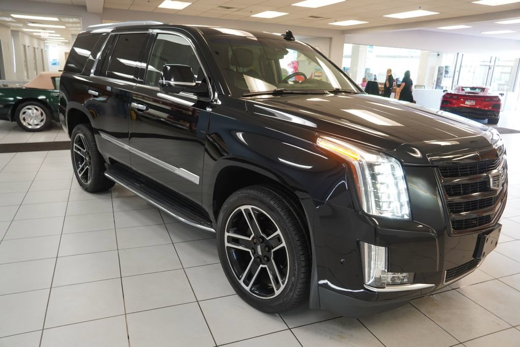 Used 2019 Cadillac Escalade Luxury AWD/4WD image 24