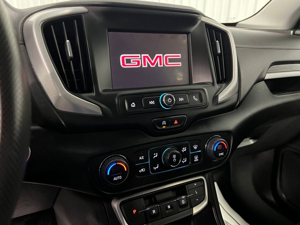 Used 2023 GMC Terrain SLE w/ Driver Convenience Package image 8