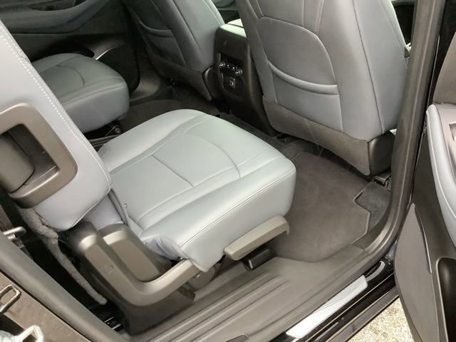 Used 2022 Buick Enclave Essence w/ Sport Touring Edition image 23