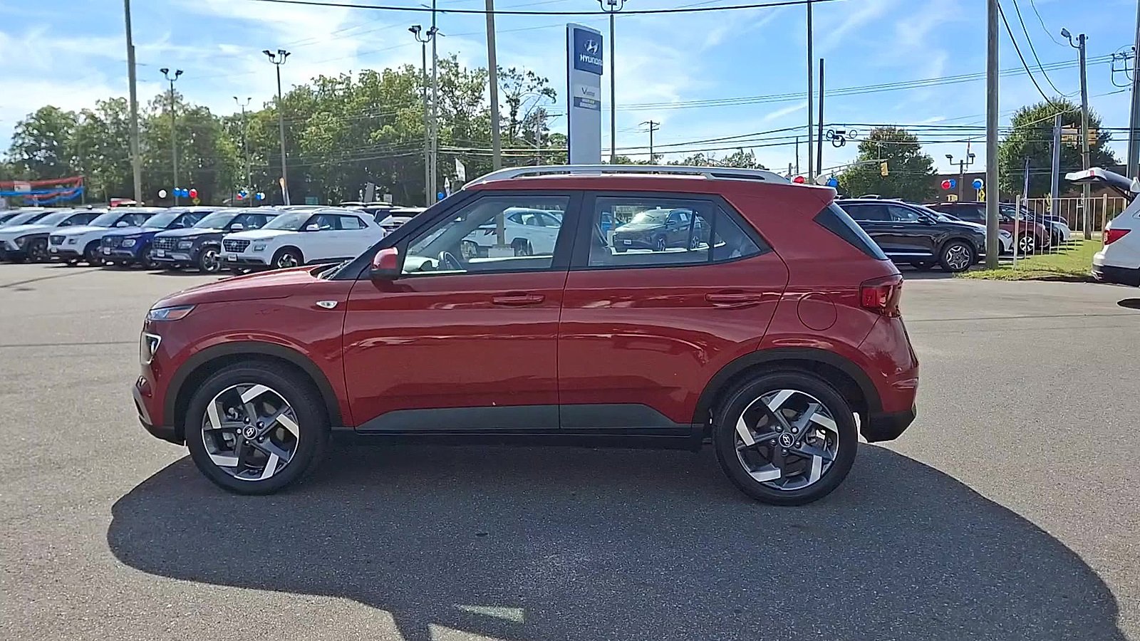 Certified 2022 Hyundai Venue Limited image 5