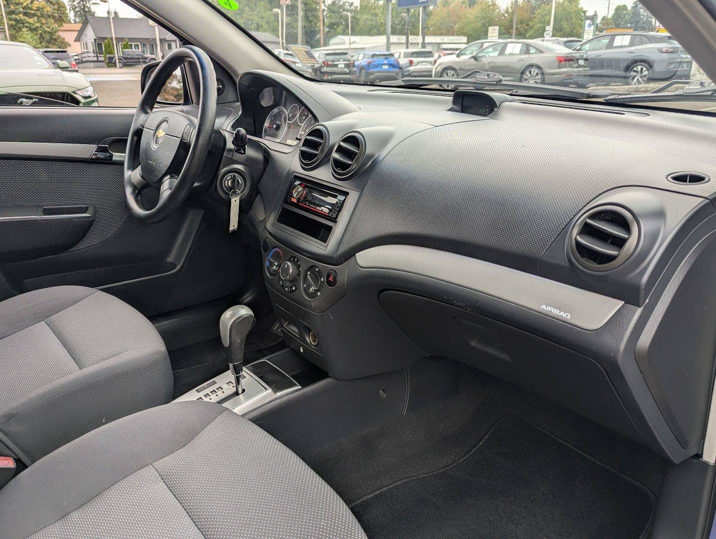 Used 2009 Chevrolet Aveo LT FWD image 31
