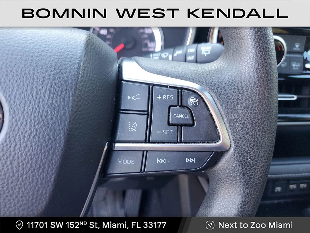 Used 2020 Toyota Highlander L image 29