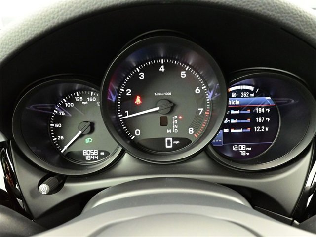 Used 2025 Porsche Macan image 11