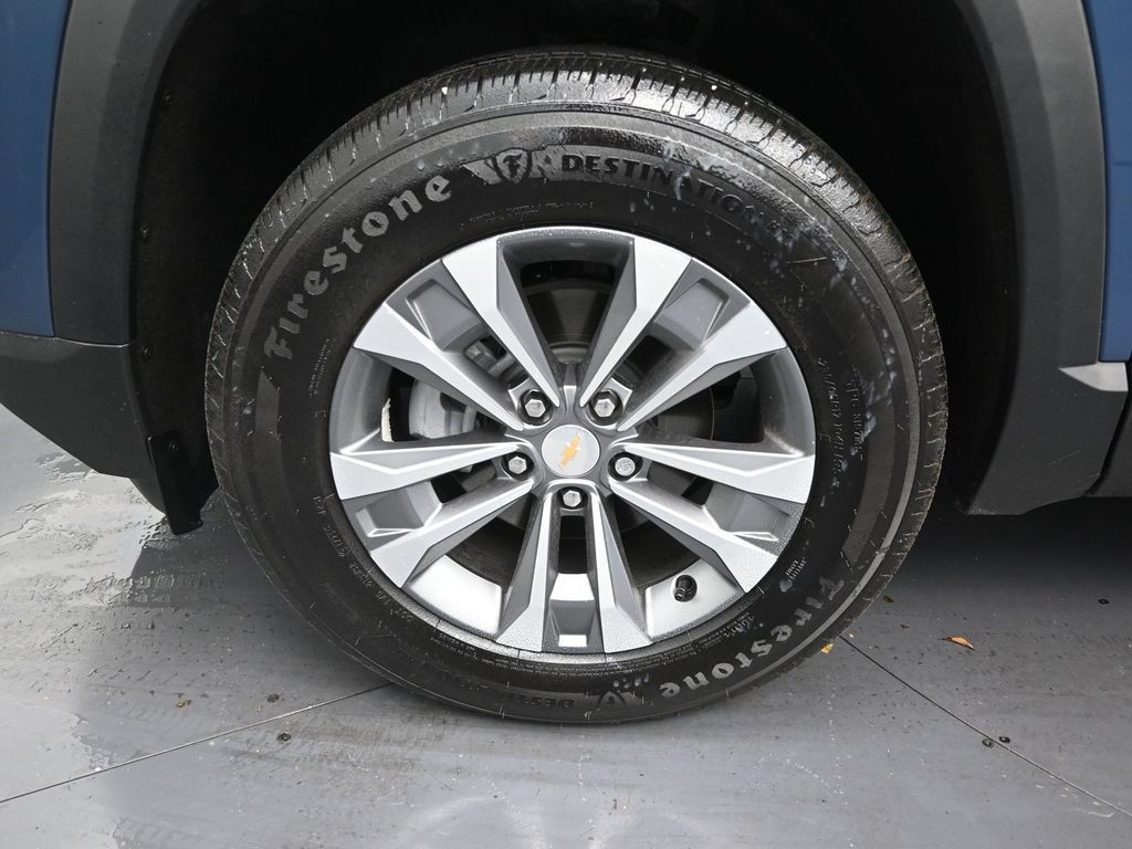Used 2026 Chevrolet Equinox LT FWD image 9