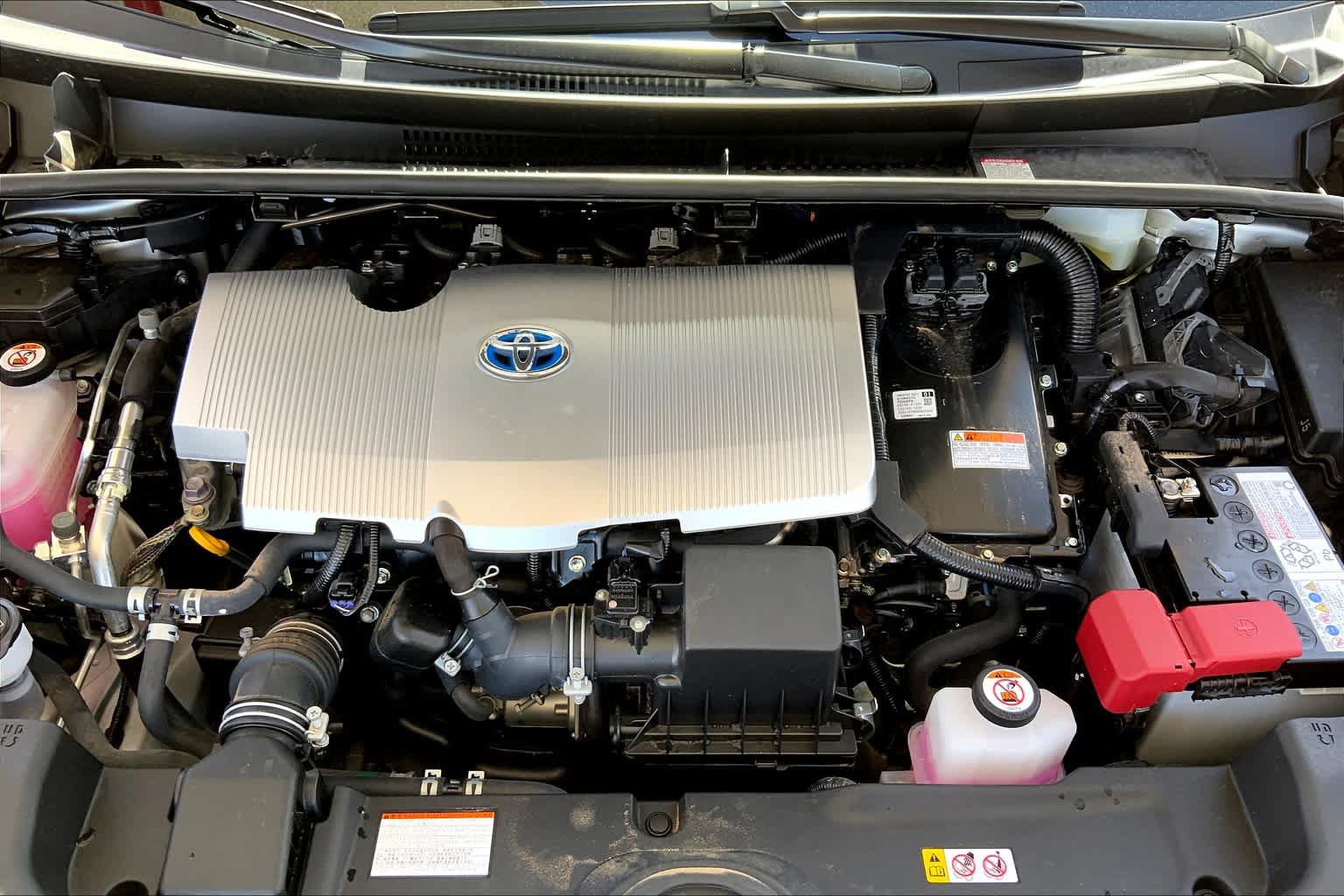 Used 2020 Toyota Prius LE FWD image 31