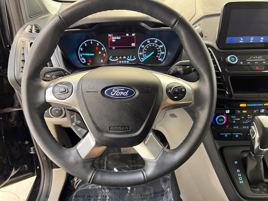 Used 2023 Ford Transit Connect Titanium FWD image 19