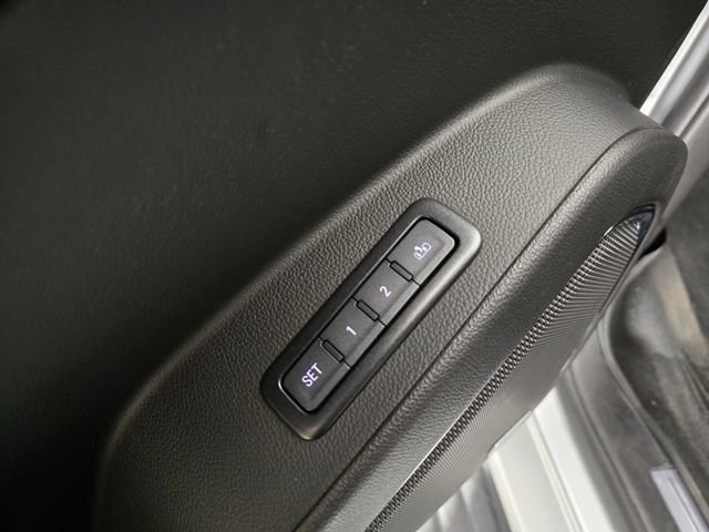 Used 2018 Chevrolet Suburban LT AWD/4WD image 27
