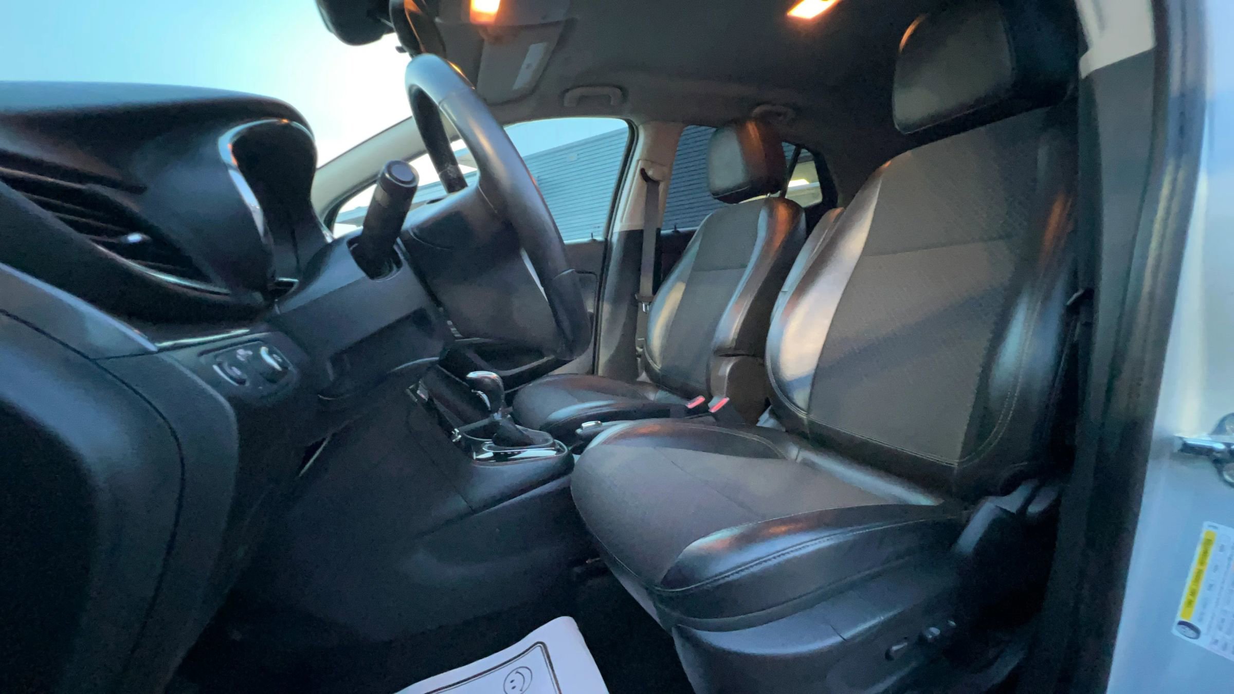 Used 2021 Buick Encore Preferred image 19