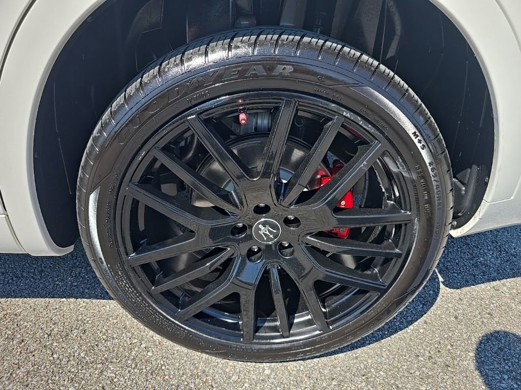 Used 2022 Maserati Levante GT image 9