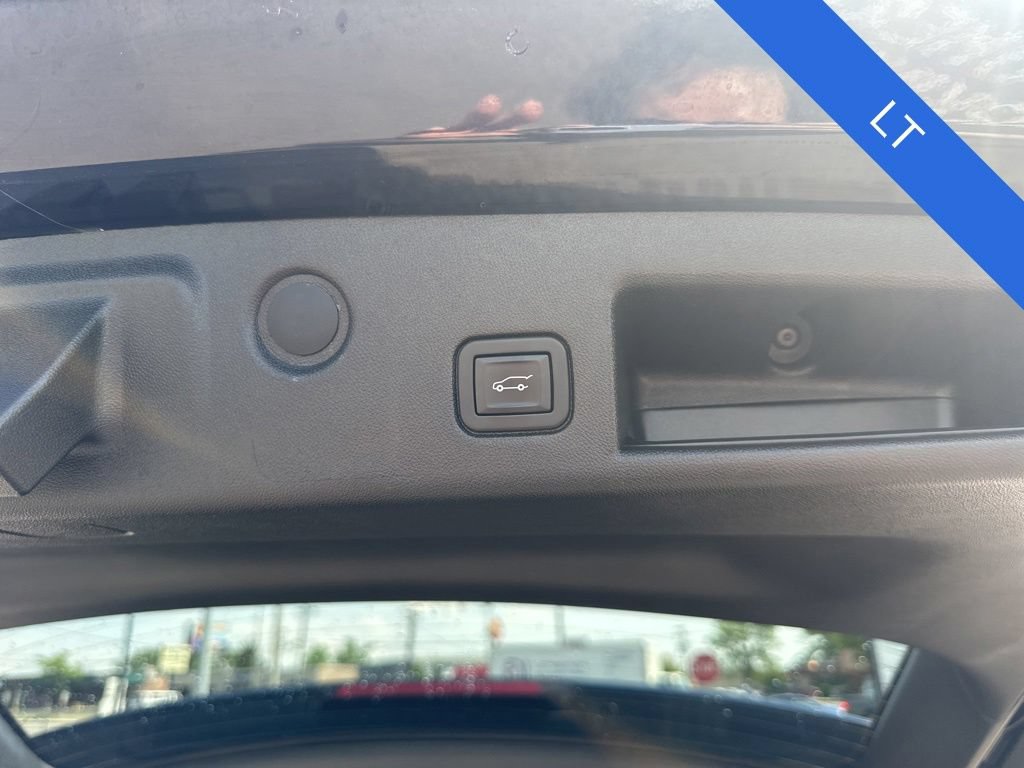 Used 2020 Chevrolet Equinox LT w/ Driver Convenience Package FWD image 30
