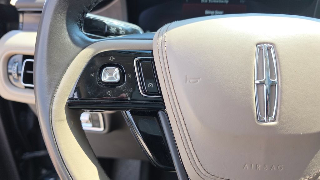 Used 2021 Lincoln Aviator Reserve AWD/4WD image 16
