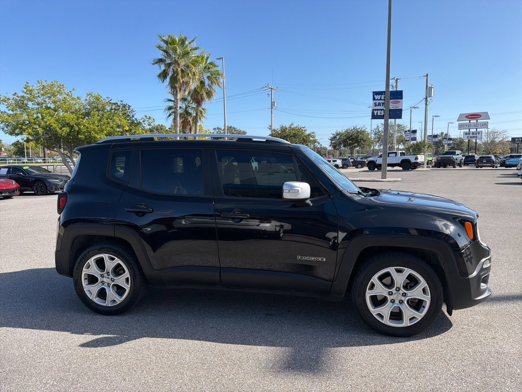 Used 2016 Jeep Renegade Limited image 2