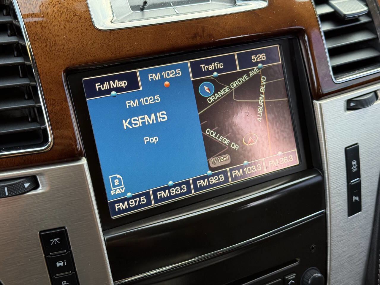 Used 2012 Cadillac Escalade Platinum image 27