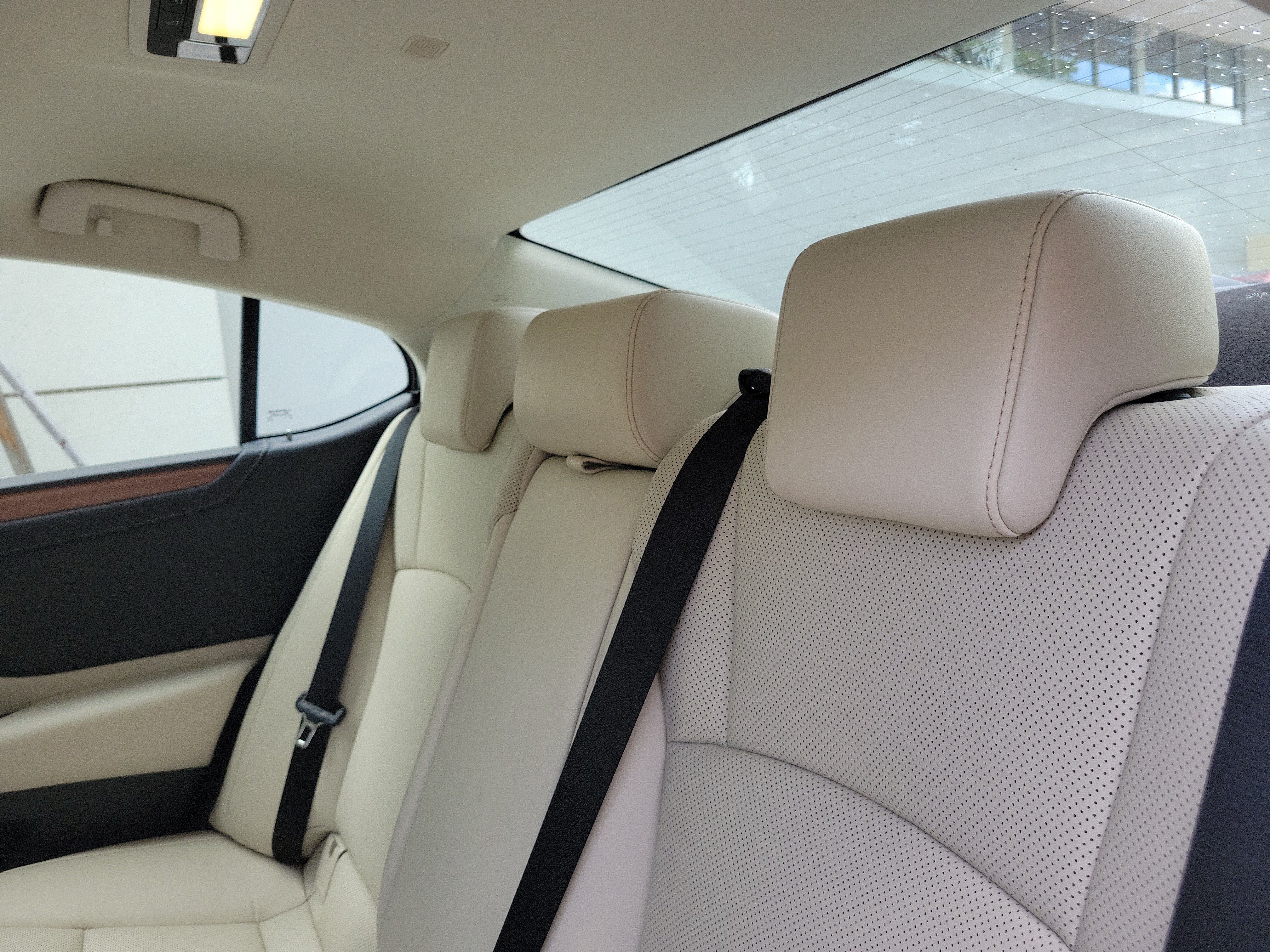 Used 2025 Lexus ES 350 w/ Premium Package FWD image 11