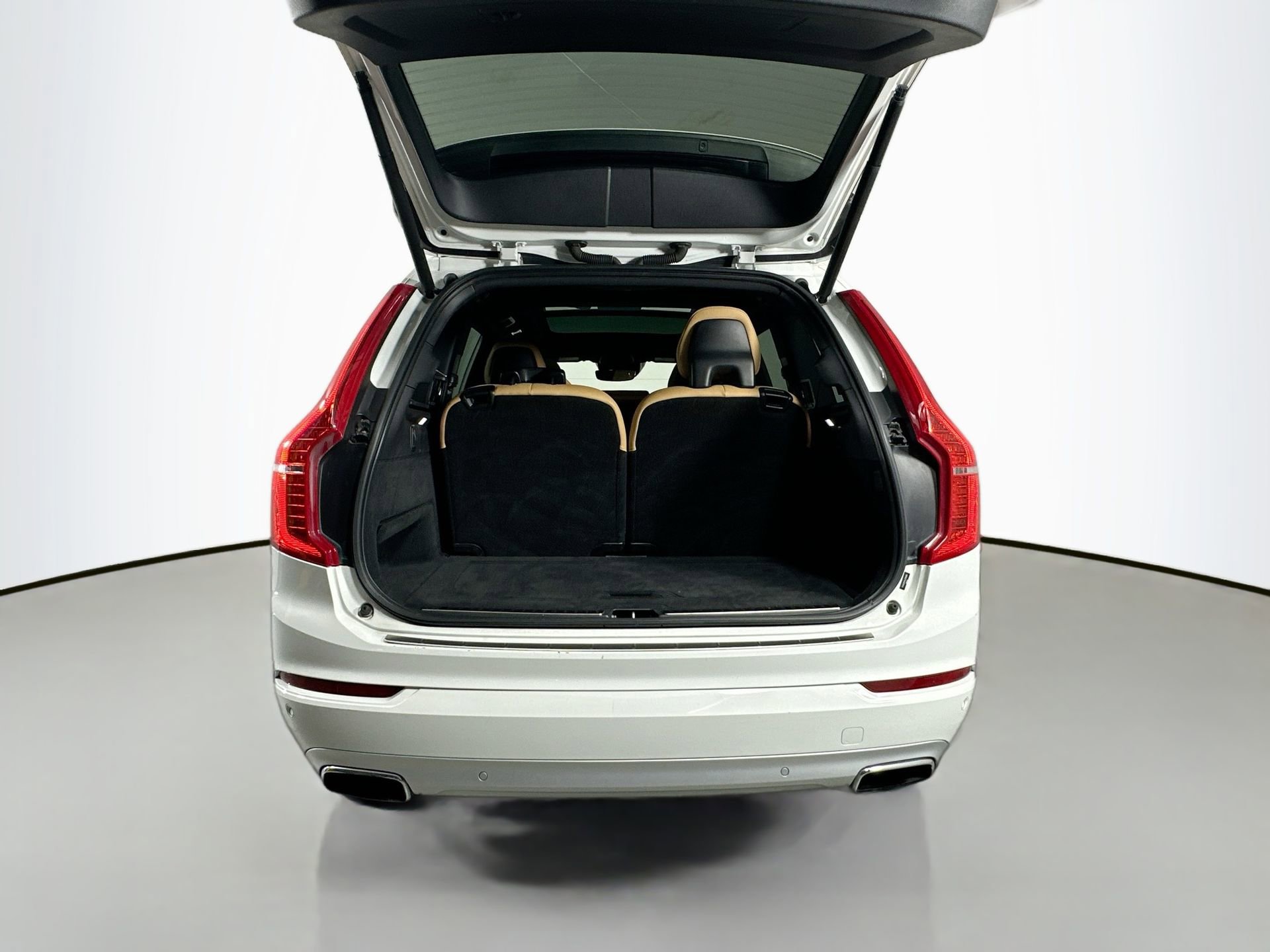 Used 2018 Volvo XC90 T6 Momentum w/ Convenience Package image 27