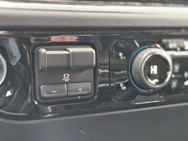 Used 2025 Chevrolet Silverado 1500 LT image 26