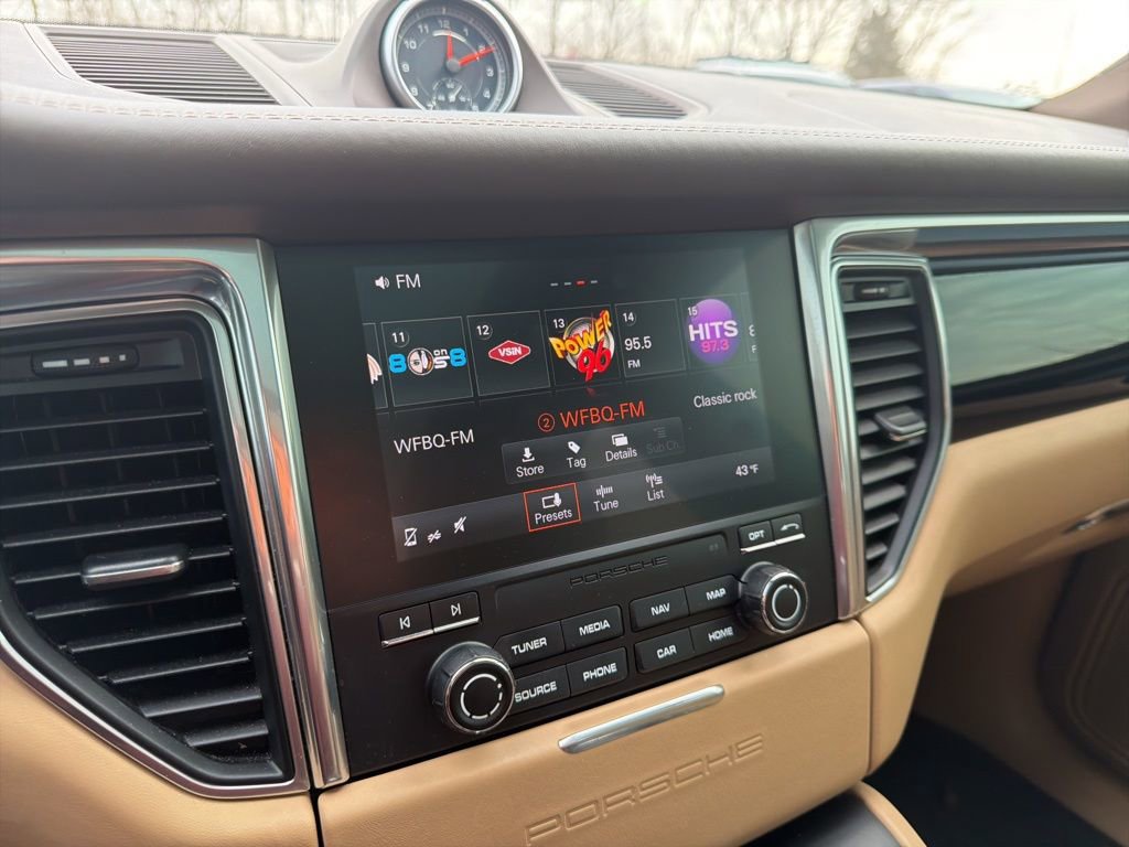 Used 2017 Porsche Macan S image 30