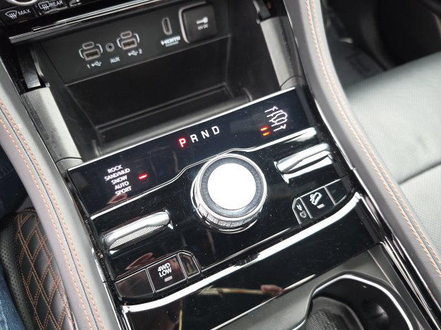 Used 2025 Jeep Grand Cherokee L Summit AWD/4WD image 36
