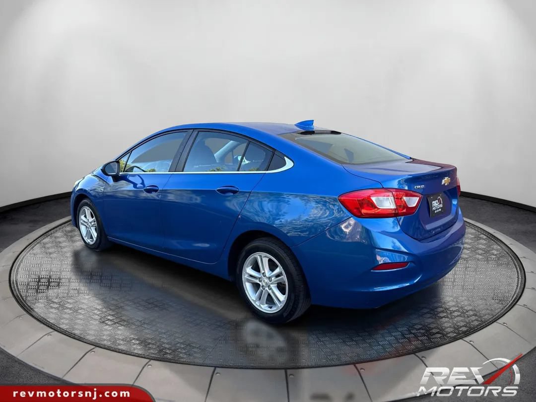 Used 2016 Chevrolet Cruze LT FWD image 3