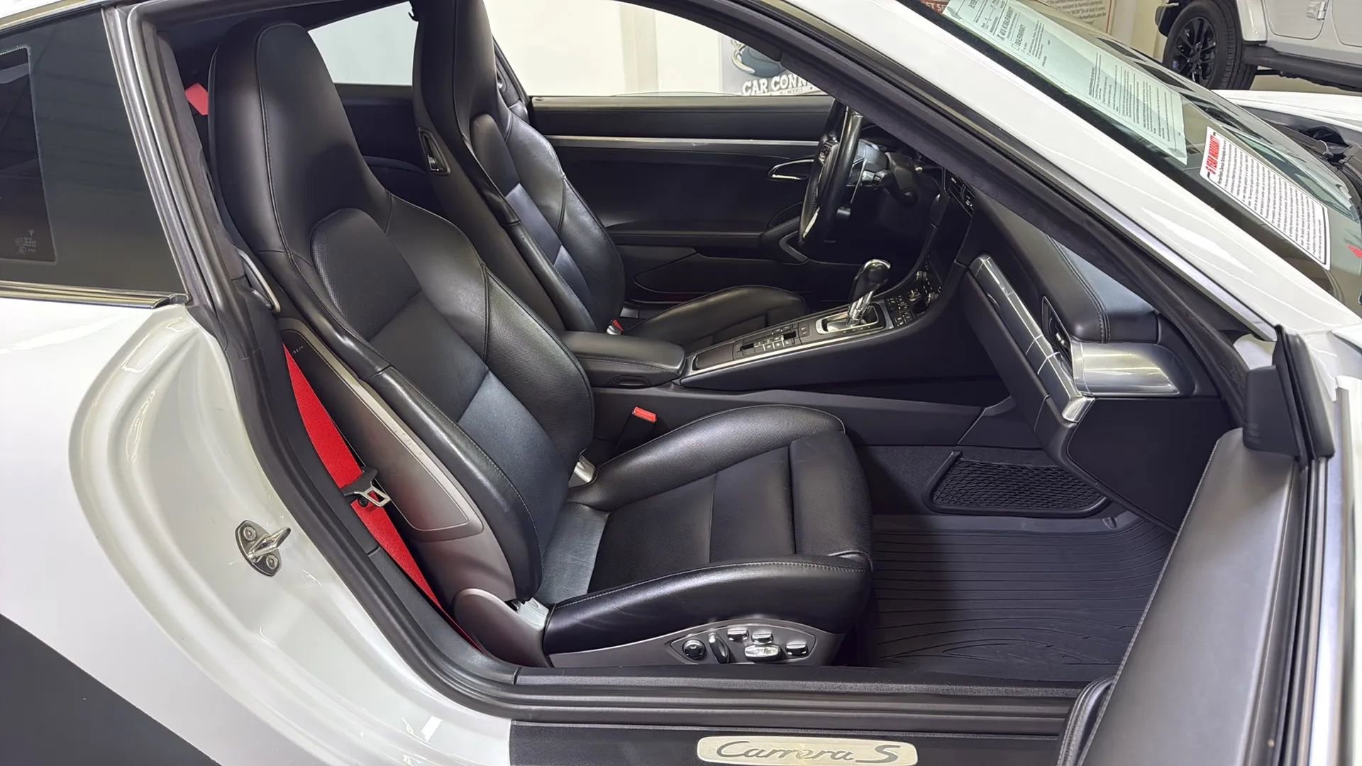 Used 2017 Porsche 911 Carrera S image 18
