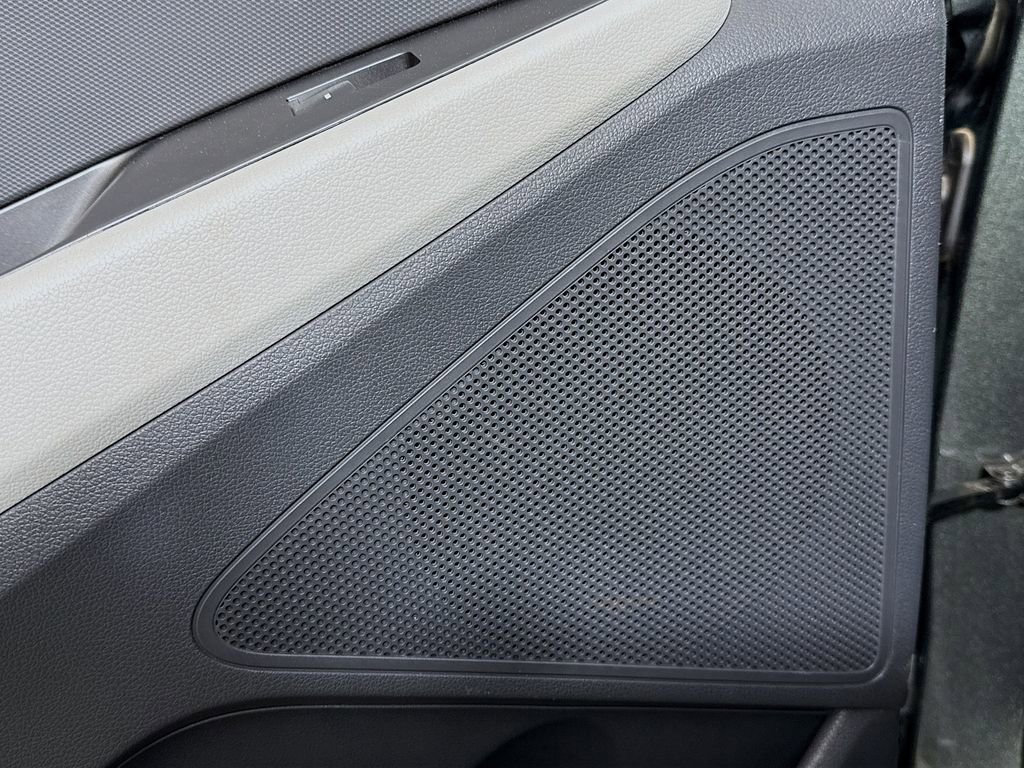 Used 2021 Hyundai Ioniq Limited image 33