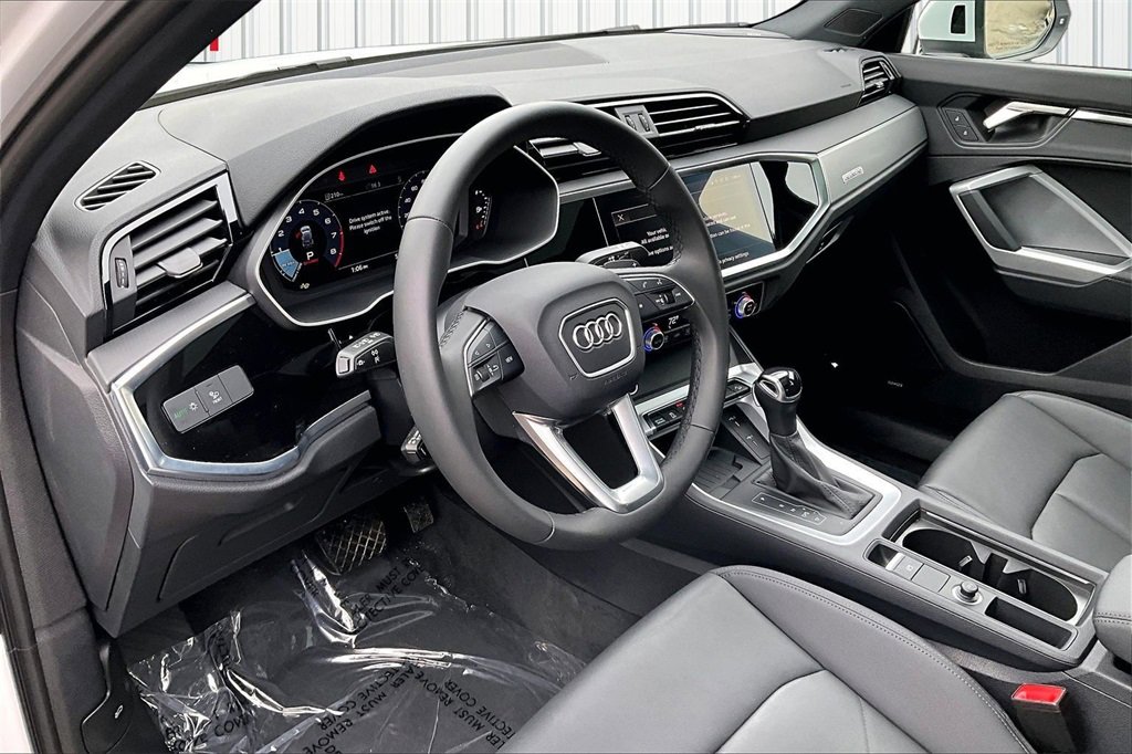 Used 2025 Audi Q3 2.0T Premium Plus w/ Premium Plus Package image 17