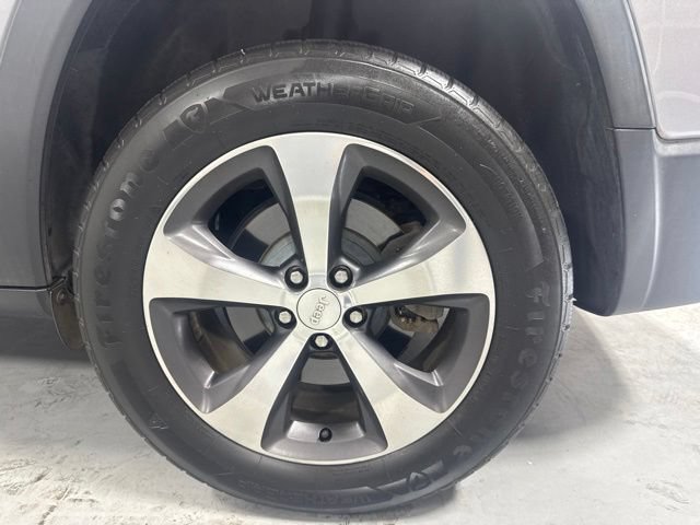 Used 2019 Jeep Cherokee Limited AWD/4WD image 9
