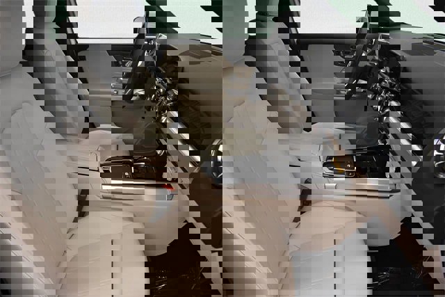 New 2025 Mercedes-Benz GLB 250 4MATIC image 21