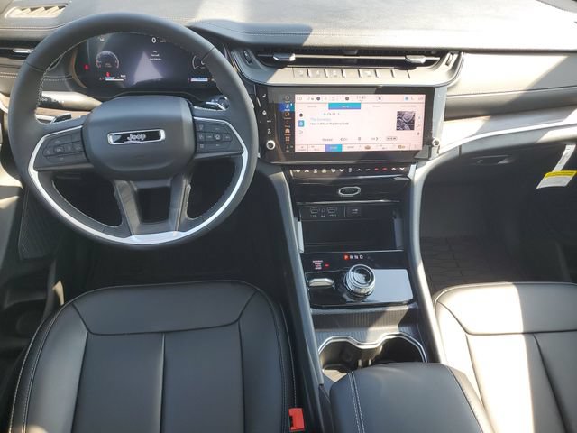 New 2026 Jeep Grand Cherokee L Limited w/ Limited Altitude Package AWD/4WD image 13