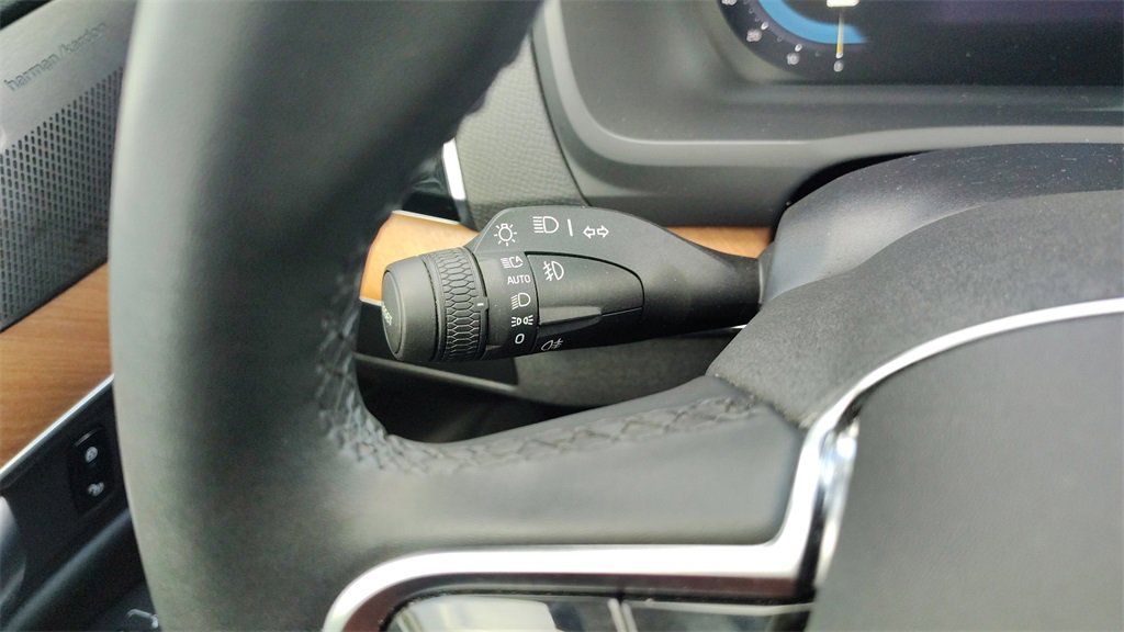 Certified 2024 Volvo XC90 B6 Plus w/ Protection Package Premier image 17