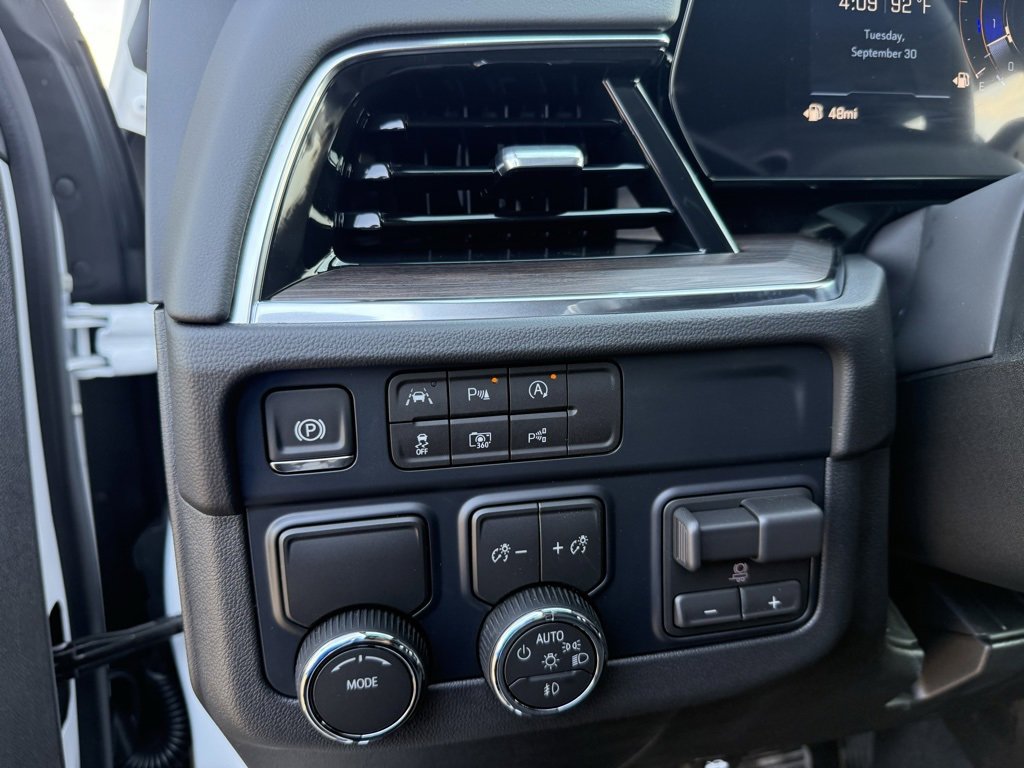 New 2026 Chevrolet Suburban LT w/ Comfort Package image 27