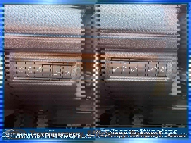 Used 2025 Toyota Camry SE image 21