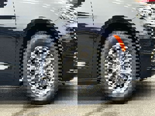 New 2026 Chrysler Pacifica Select AWD/4WD image 7