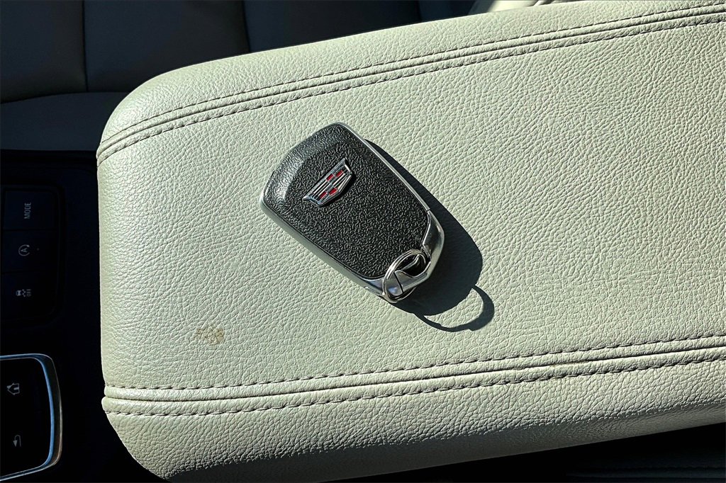 Certified 2023 Cadillac XT4 Luxury w/ Cold Weather Package image 10