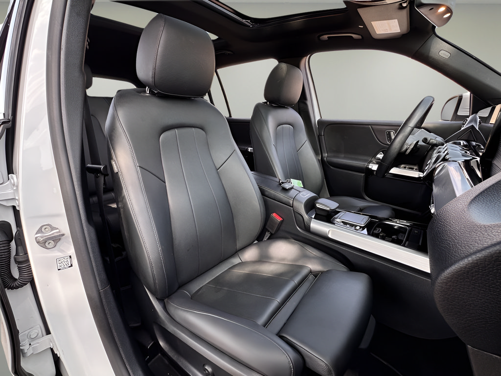 Used 2022 Mercedes-Benz GLB 250 image 22