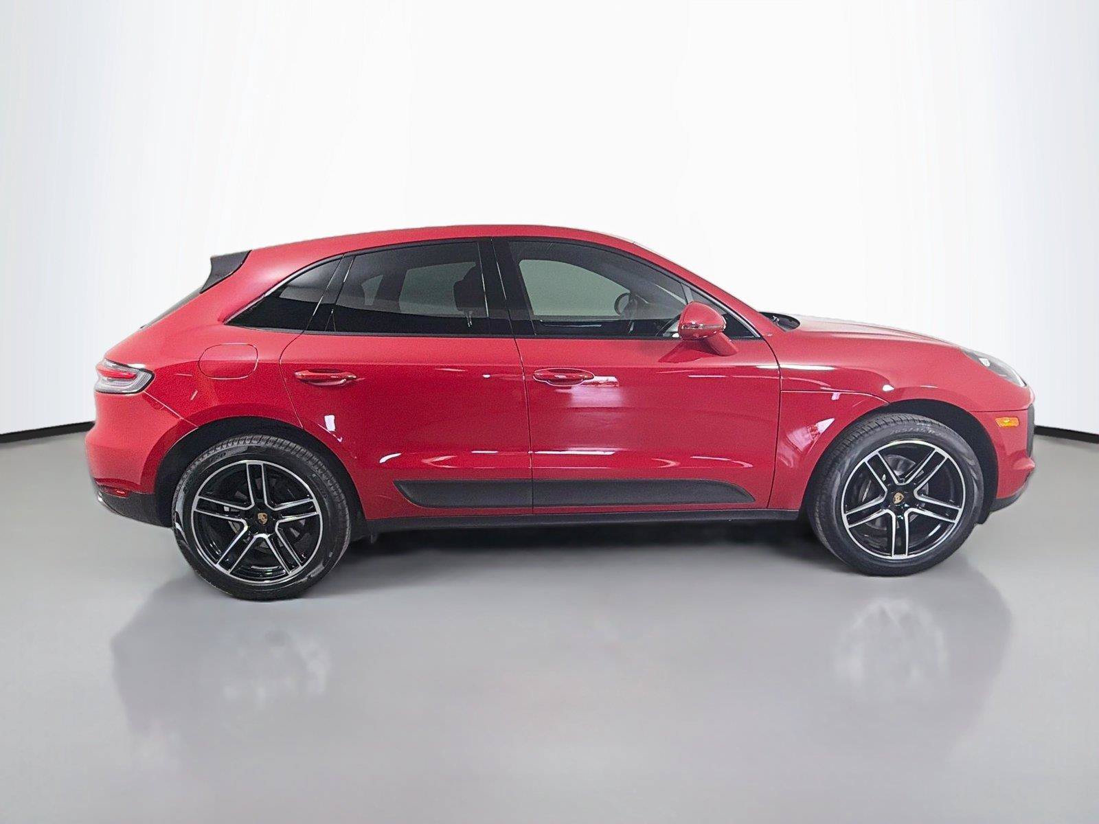 Certified 2021 Porsche Macan AWD/4WD image 8