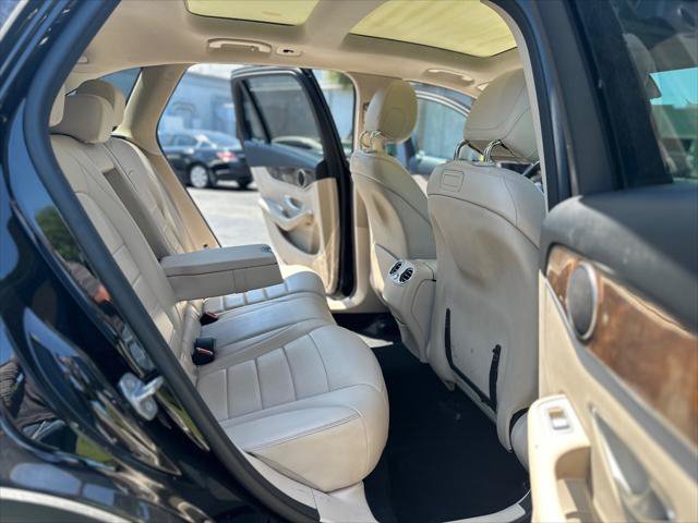 Used 2018 Mercedes-Benz GLC 300 w/ Premium Package image 23